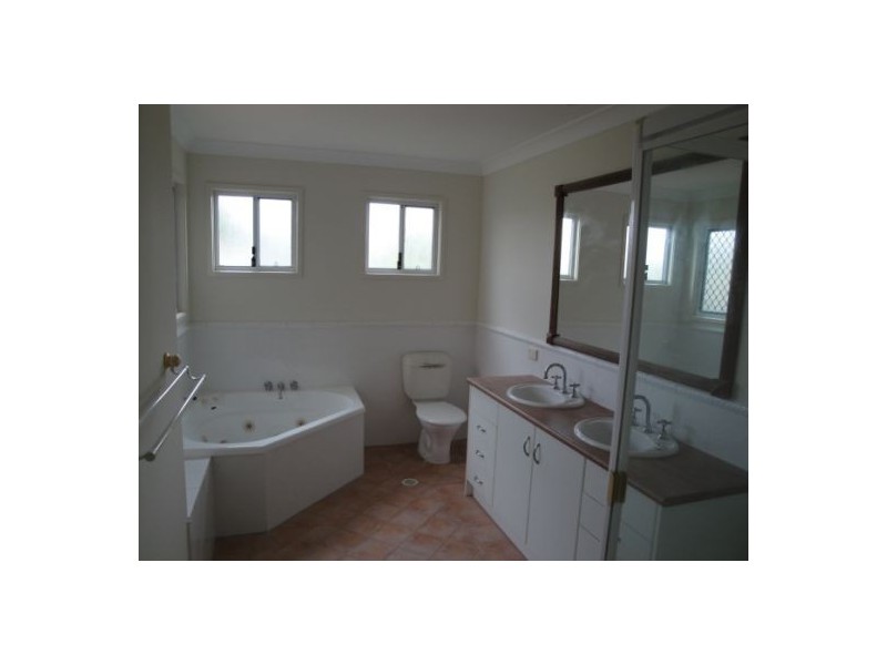 32/2 Bronberg Court, Southport QLD 4215