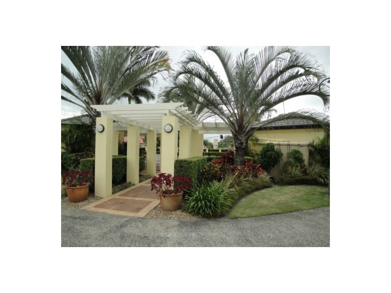 32/2 Bronberg Court, Southport QLD 4215