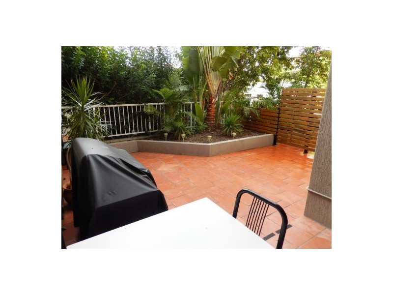 4/7 Illawong St, Surfers Paradise QLD 4217