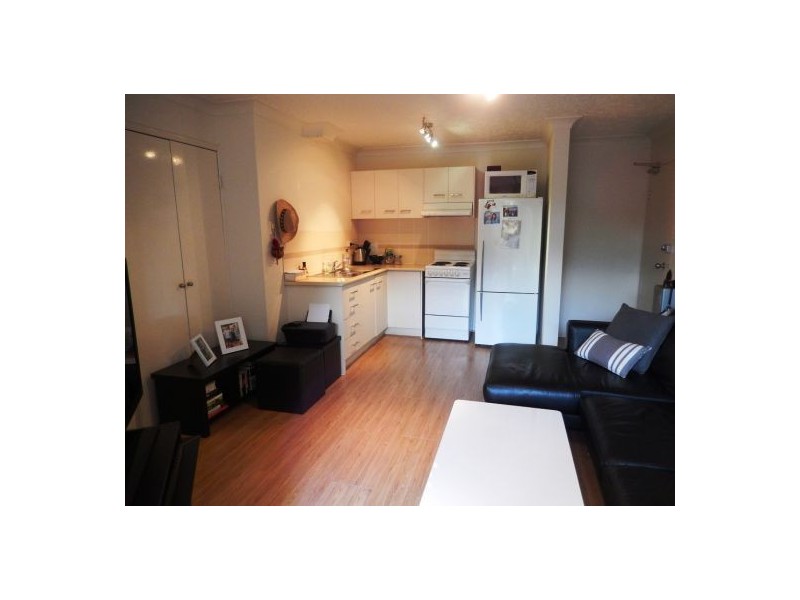 4/7 Illawong St, Surfers Paradise QLD 4217