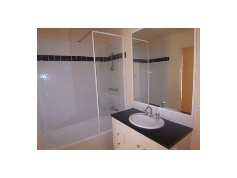 6/97 Eugaree Street, Southport QLD 4215