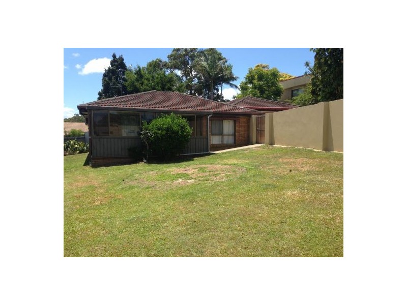 1/4 Melrose Place, Southport QLD 4215