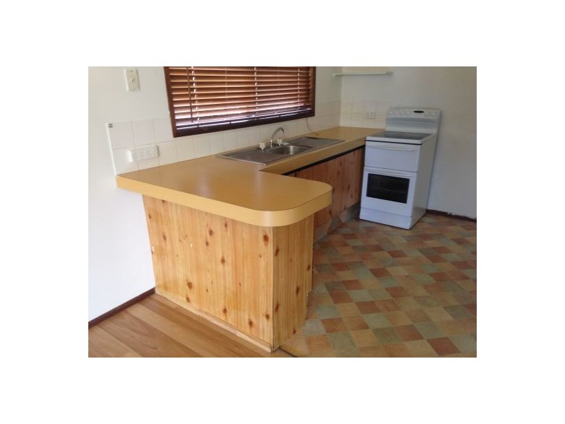 1/4 Melrose Place, Southport QLD 4215