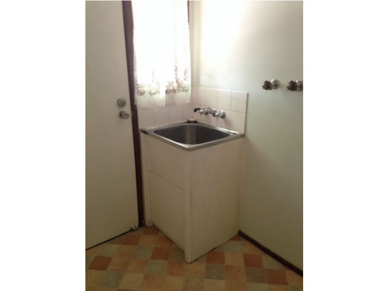 1/4 Melrose Place, Southport QLD 4215