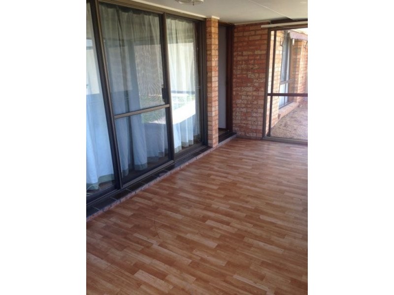 1/4 Melrose Place, Southport QLD 4215