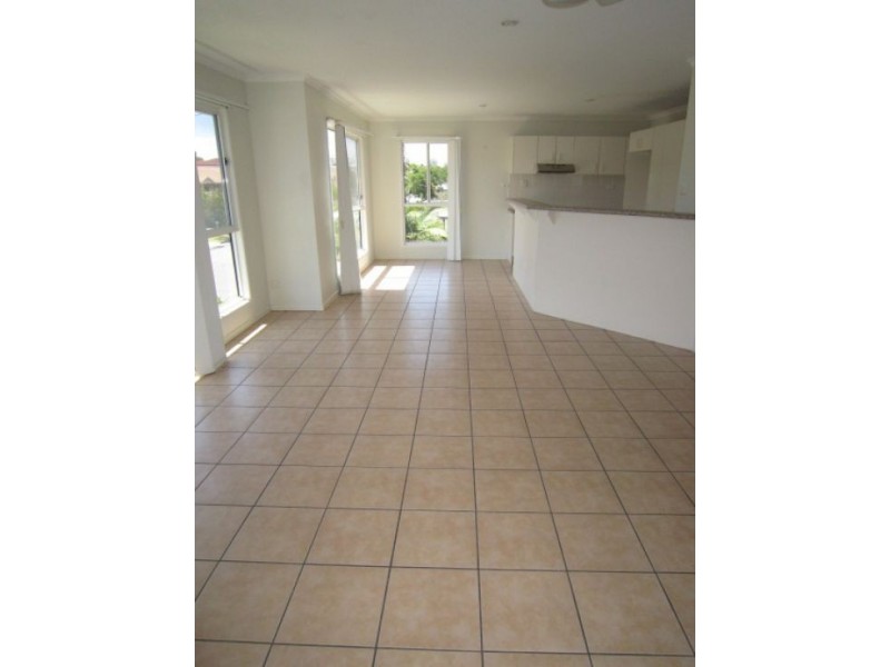 16a Loder Street, Biggera Waters QLD 4216