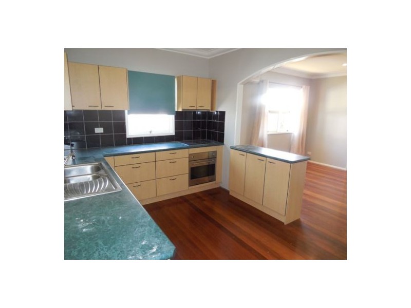 104 Central Street, Labrador QLD 4215