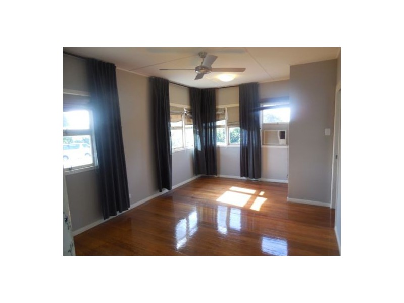 104 Central Street, Labrador QLD 4215