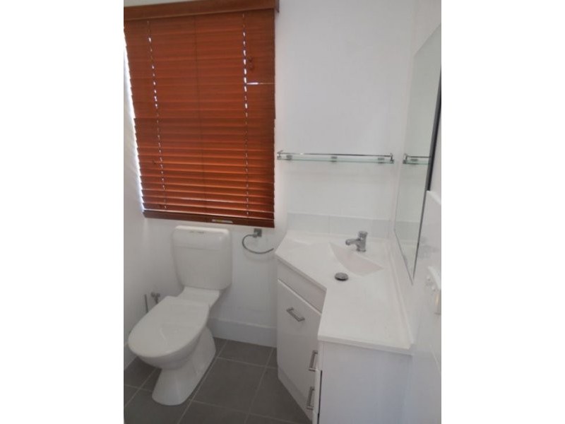 104 Central Street, Labrador QLD 4215