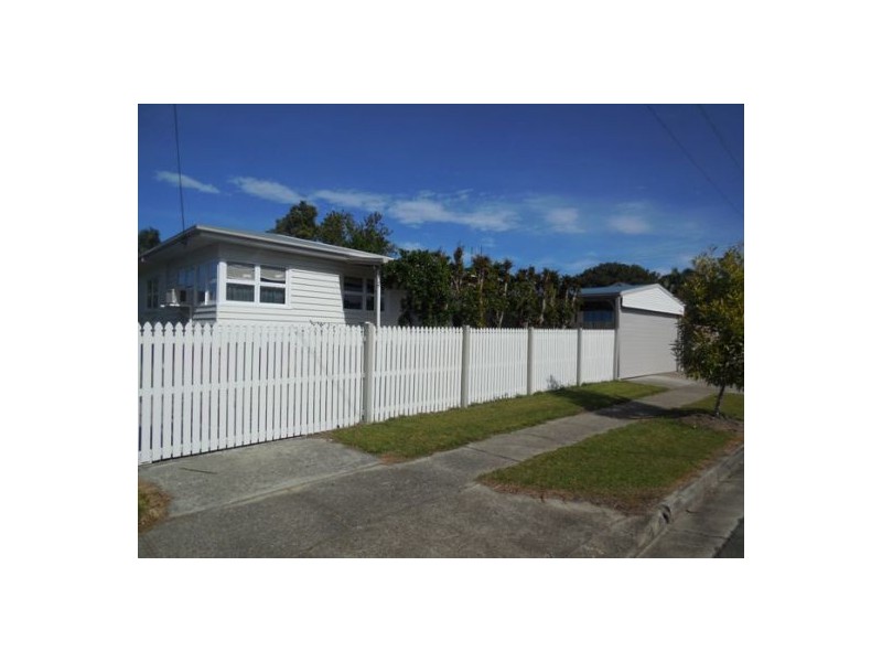 104 Central Street, Labrador QLD 4215