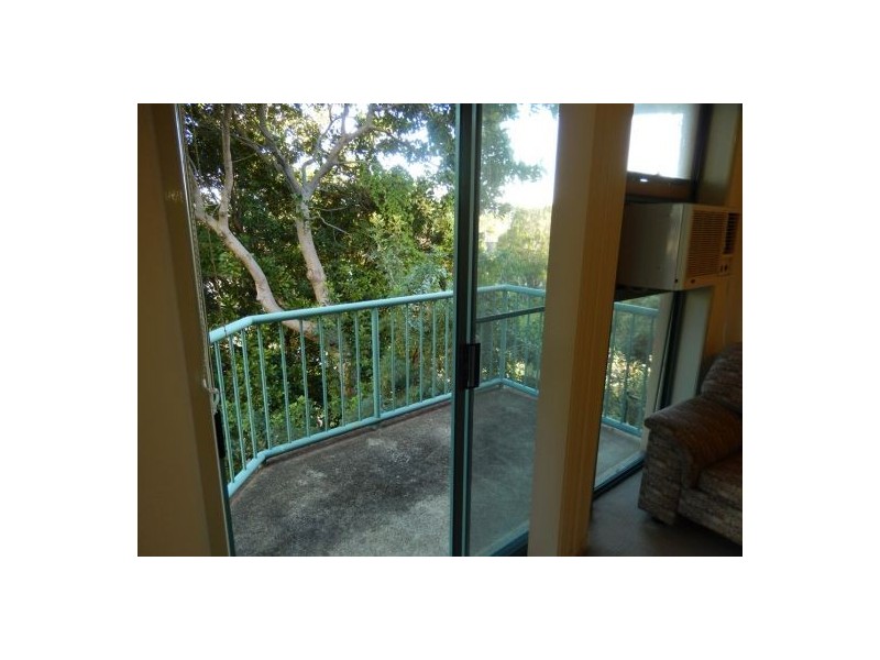 8/124 Queen St, Southport QLD 4215