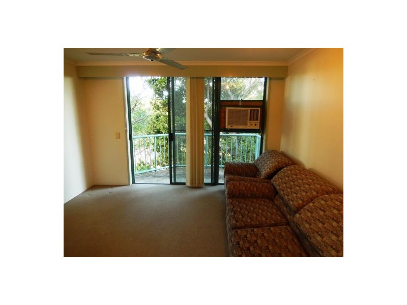 8/124 Queen St, Southport QLD 4215