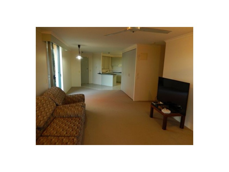 8/124 Queen St, Southport QLD 4215