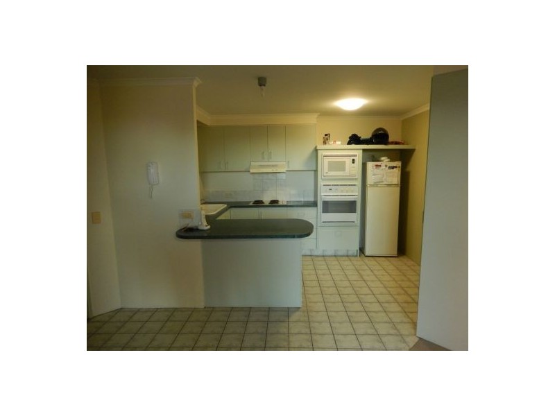 8/124 Queen St, Southport QLD 4215