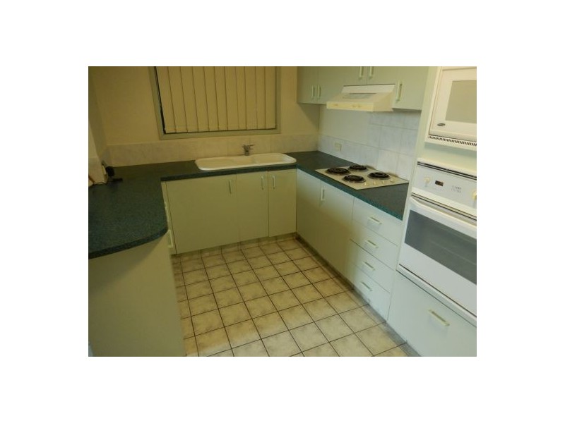 8/124 Queen St, Southport QLD 4215