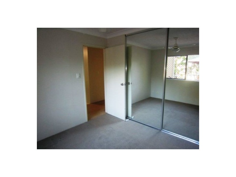 3/2 Johnston Street, Southport QLD 4215