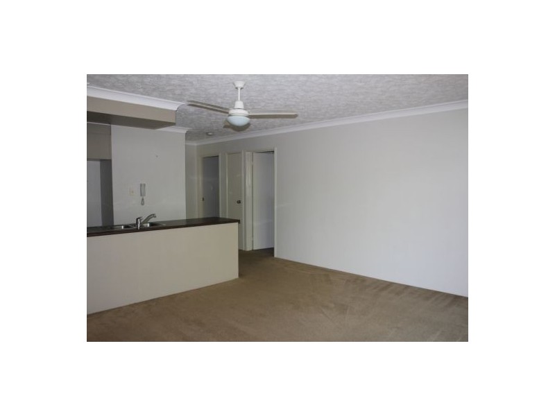 3/2 Johnston Street, Southport QLD 4215