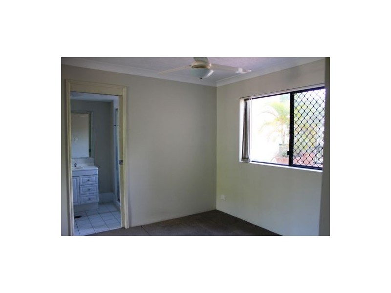 3/2 Johnston Street, Southport QLD 4215
