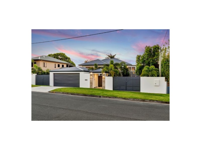 5 Third Avenue, Labrador QLD 4215