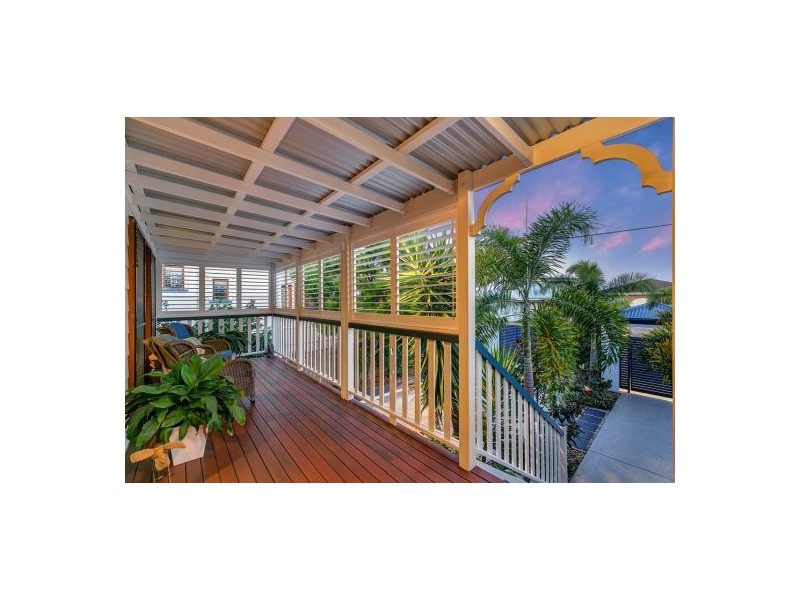 5 Third Avenue, Labrador QLD 4215