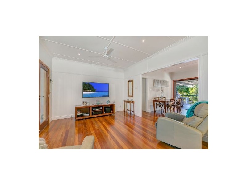 5 Third Avenue, Labrador QLD 4215