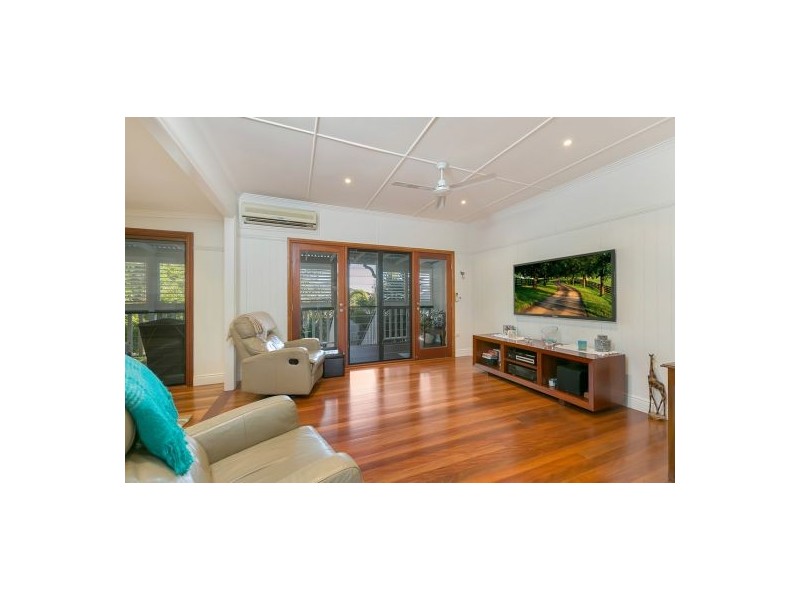 5 Third Avenue, Labrador QLD 4215