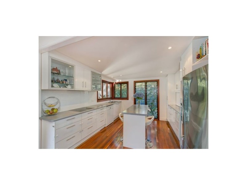 5 Third Avenue, Labrador QLD 4215