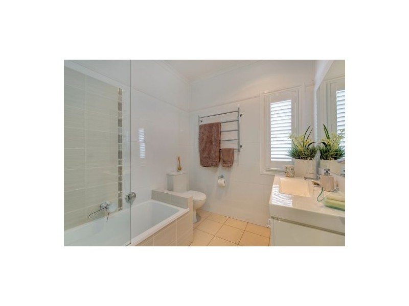 5 Third Avenue, Labrador QLD 4215