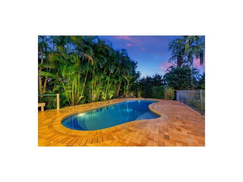 5 Third Avenue, Labrador QLD 4215