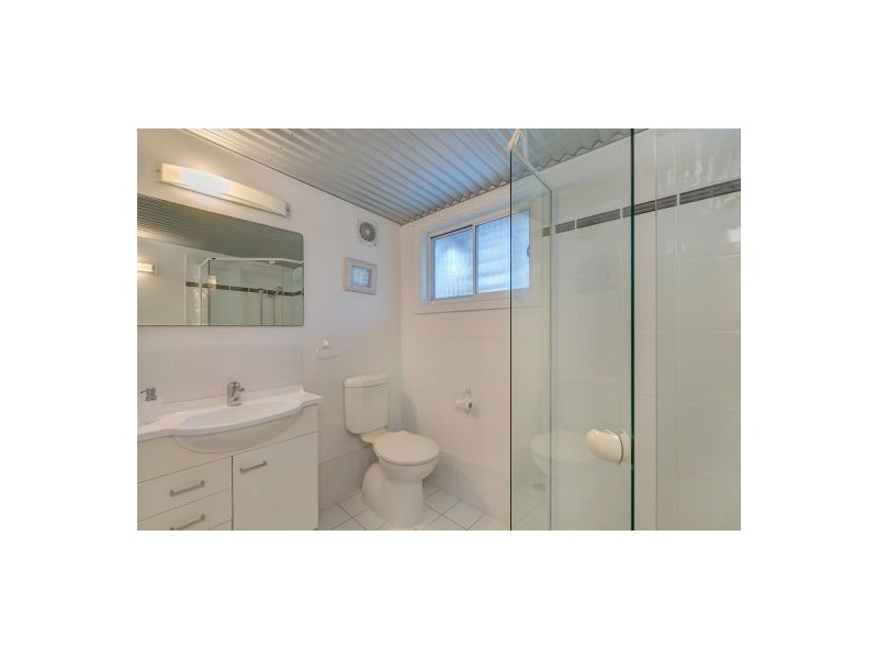 5 Third Avenue, Labrador QLD 4215