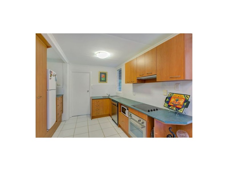 5 Third Avenue, Labrador QLD 4215