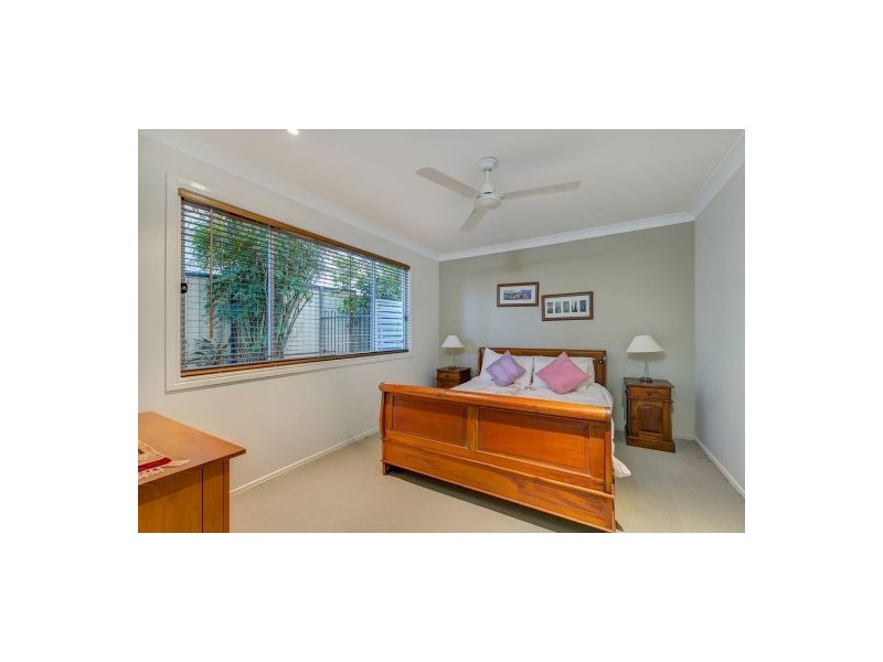 5 Third Avenue, Labrador QLD 4215