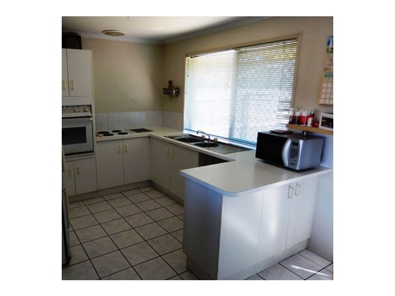 1/8 Oscar Ct, Oxenford QLD 4210