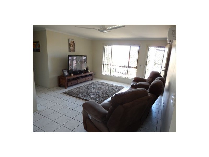 1/8 Oscar Ct, Oxenford QLD 4210