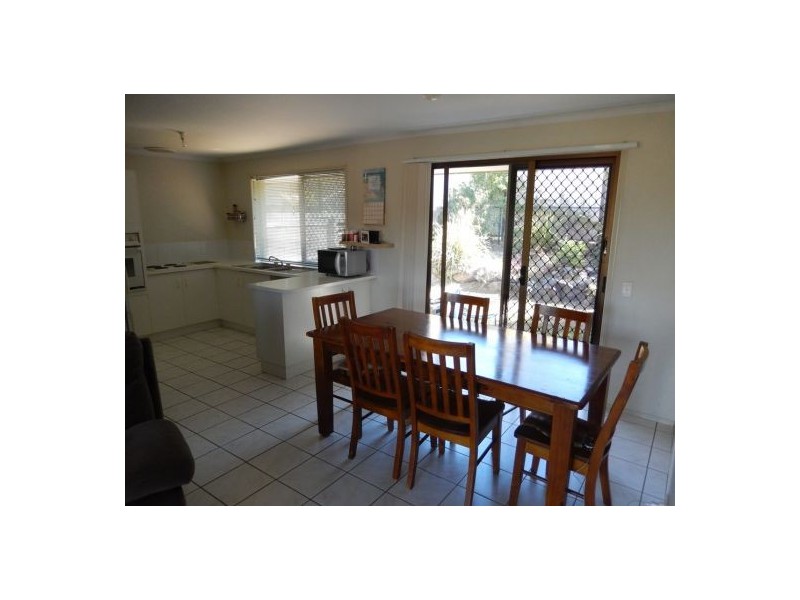 1/8 Oscar Ct, Oxenford QLD 4210