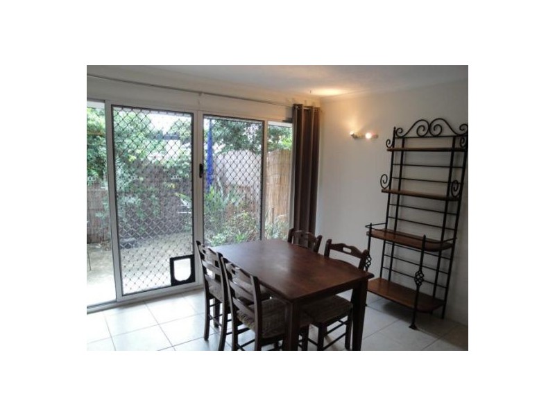 2/21 North Street, Southport QLD 4215