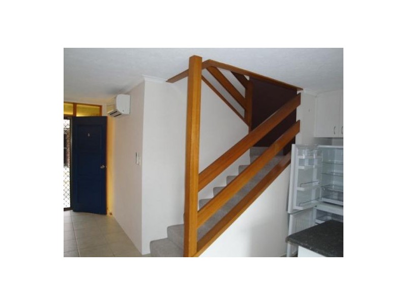 2/21 North Street, Southport QLD 4215