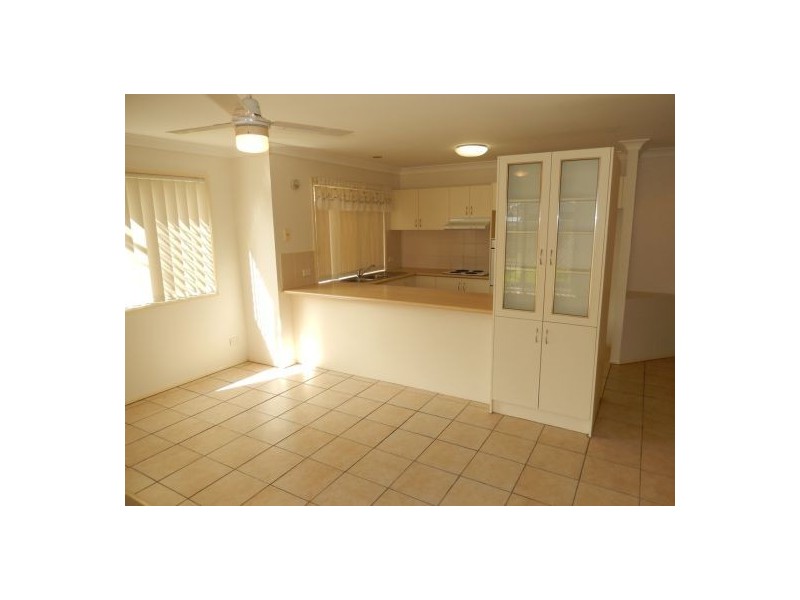 1/10 Tanias Place, Labrador QLD 4215