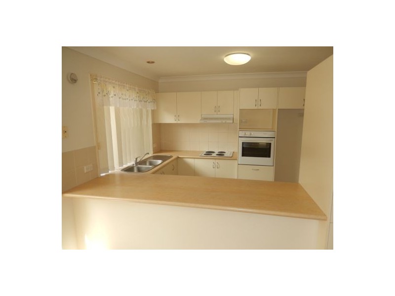 1/10 Tanias Place, Labrador QLD 4215