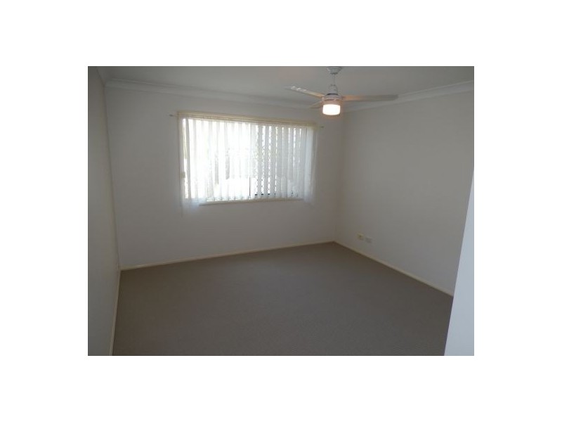 1/10 Tanias Place, Labrador QLD 4215