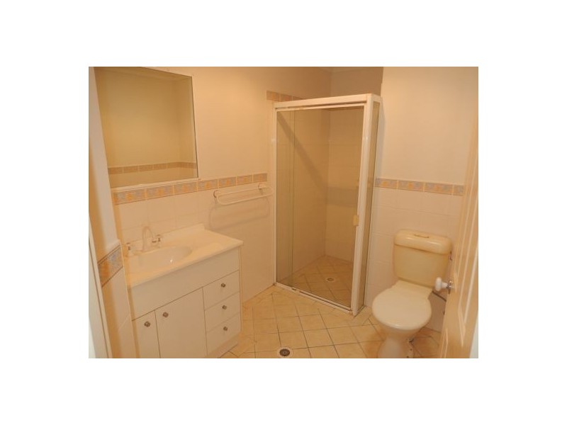 1/10 Tanias Place, Labrador QLD 4215