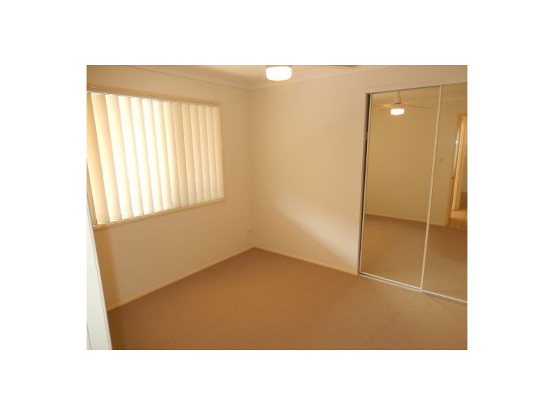 1/10 Tanias Place, Labrador QLD 4215