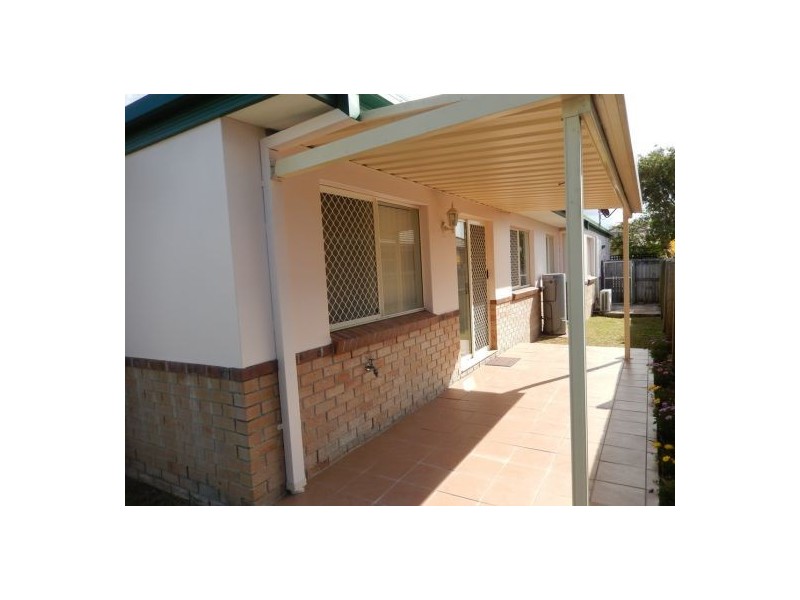 1/10 Tanias Place, Labrador QLD 4215