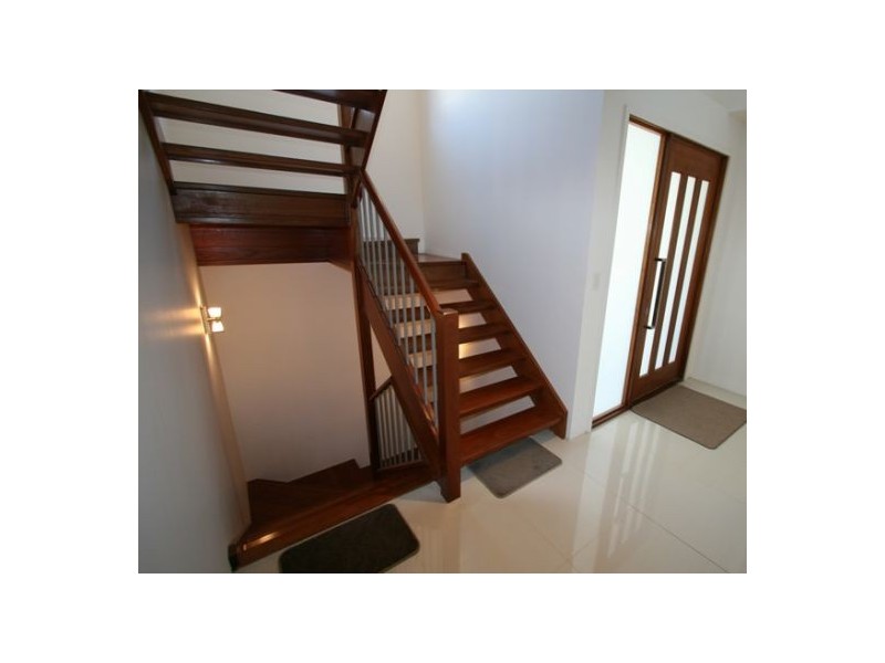 1/134 Ridgeway Avenue, Southport QLD 4215