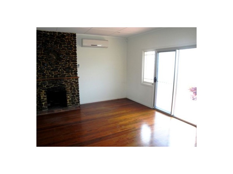 96 Eugaree Street, Southport QLD 4215