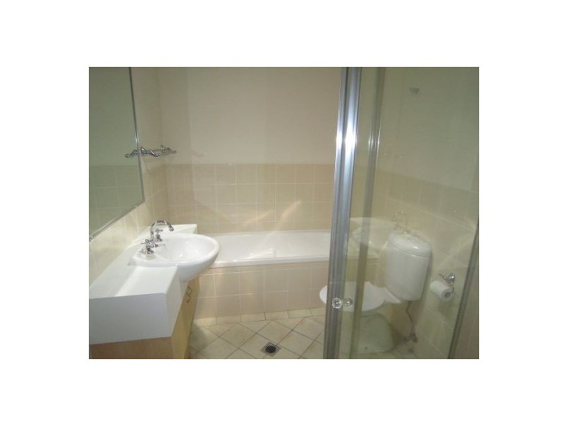 2/228 Queen Street, Southport QLD 4215