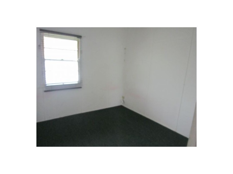 11 Spendelove Avenue, Southport QLD 4215