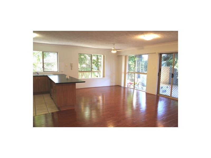 4/25 Walton Street, Southport QLD 4215