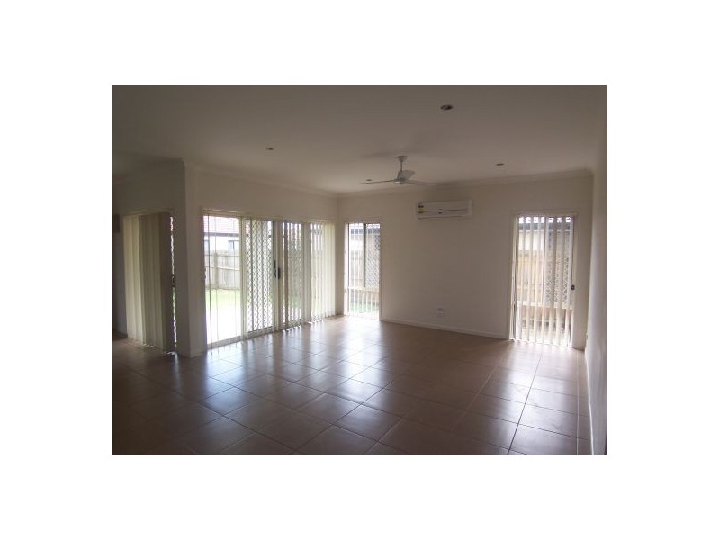 12 Marks Drive, Varsity Lakes QLD 4227