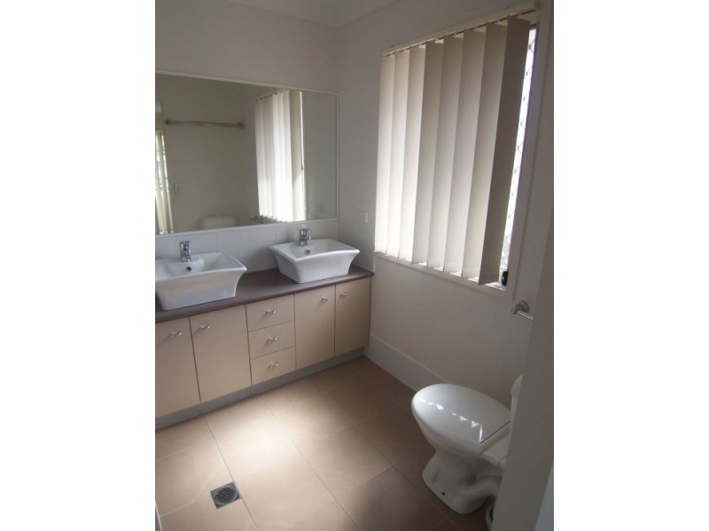 12 Marks Drive, Varsity Lakes QLD 4227